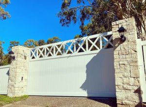 hamptons driveway gate